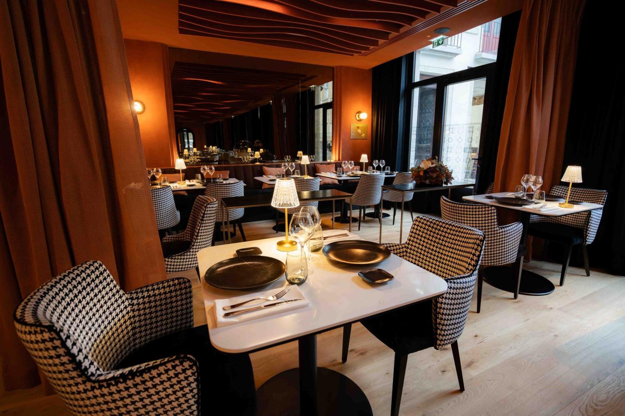 Hotel Et Restaurant Le Regina Le Puy-en-Velay Bagian luar foto